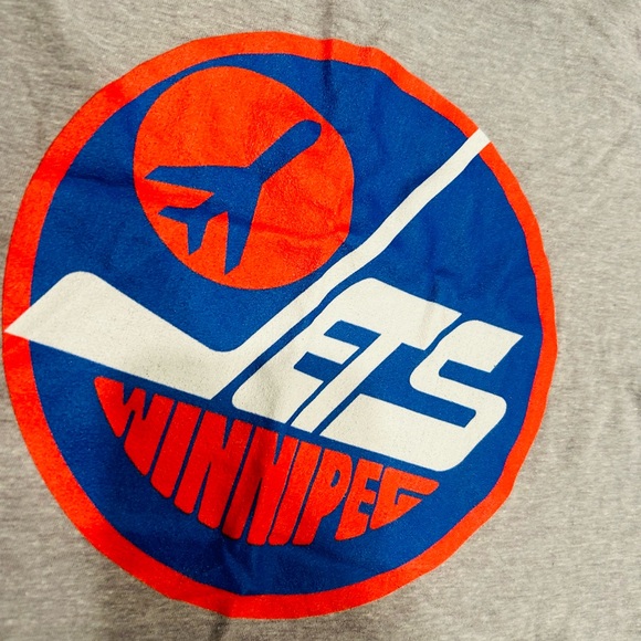 Part of 4 for 20 just add 4 to bundle Woman’s Jets Winnipeg tank top small - Picture 2 of 2